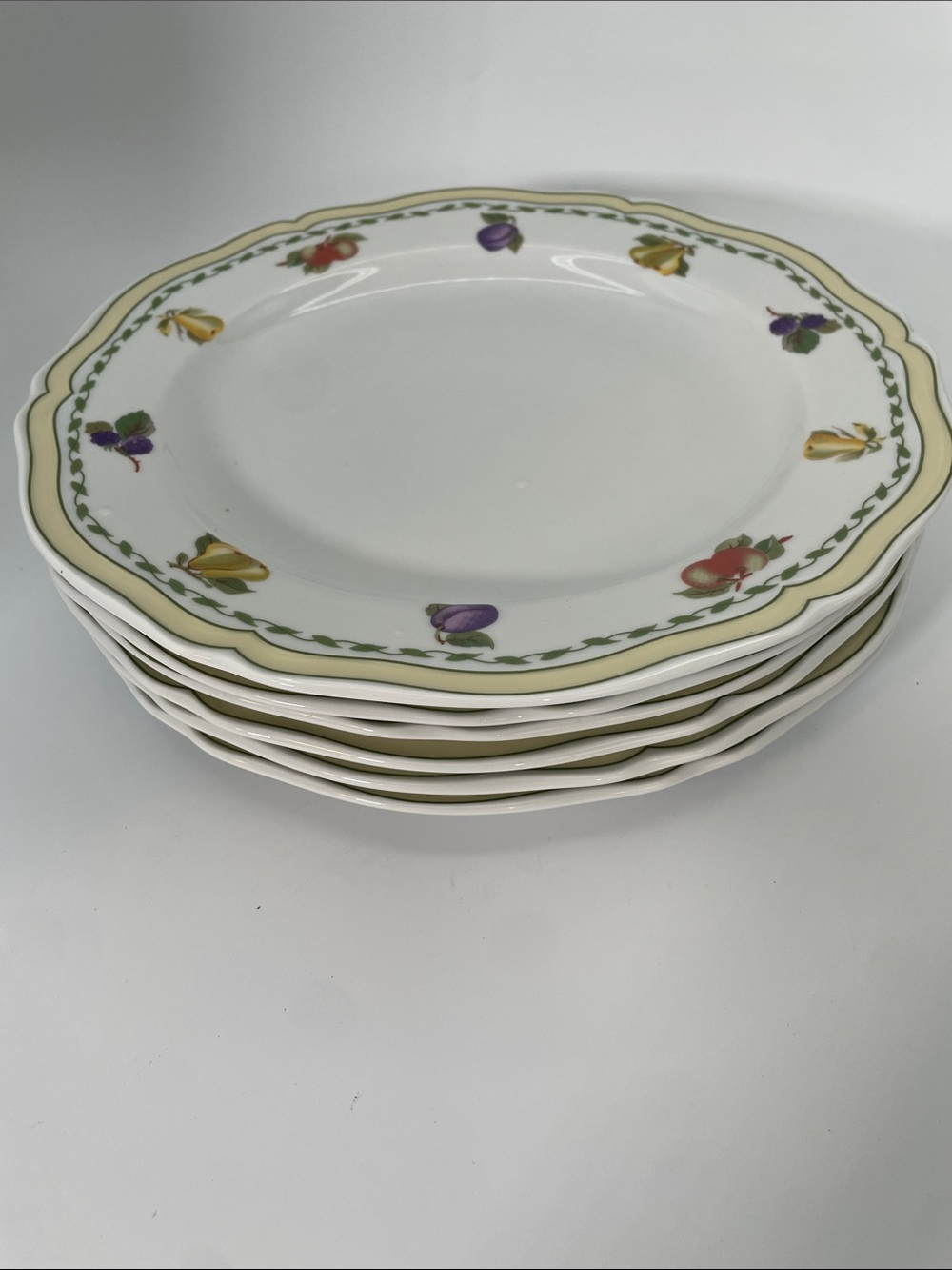 LINEA   Schoner Schenken  Dinner Plates French Country  Farmhouse Style.  (6)